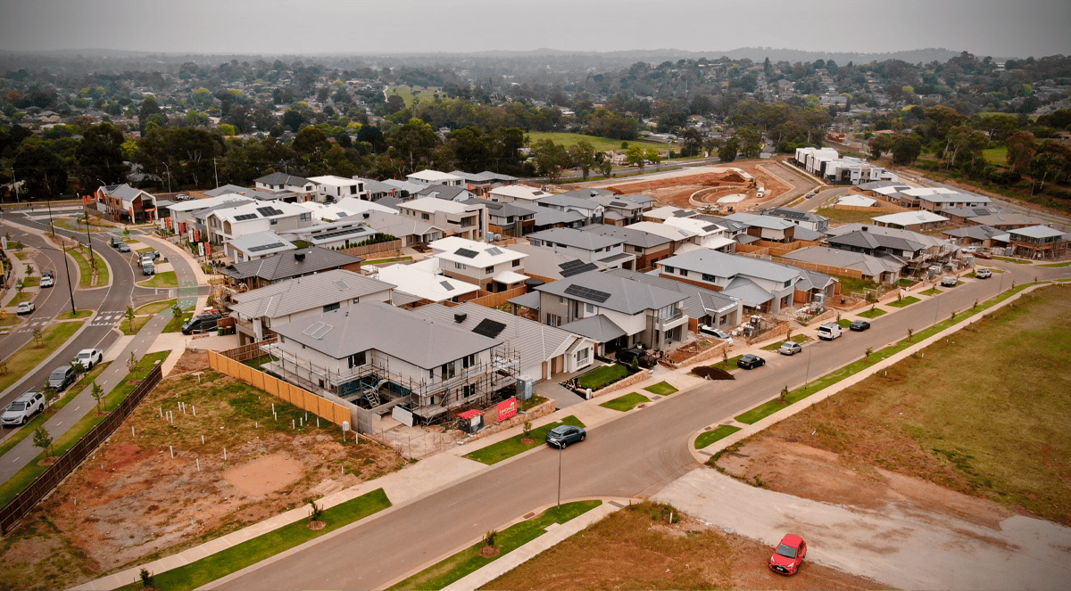 Approvals fall as industry warns housing targets slipping out of reach